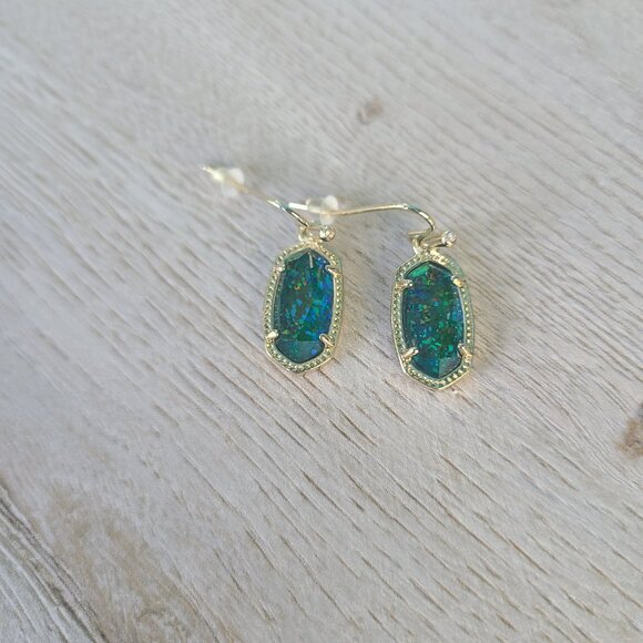 Kendra Scott Gold Lee Drop Earrings in Midnight Kyocera Opal Illusion - Picture 2 of 3